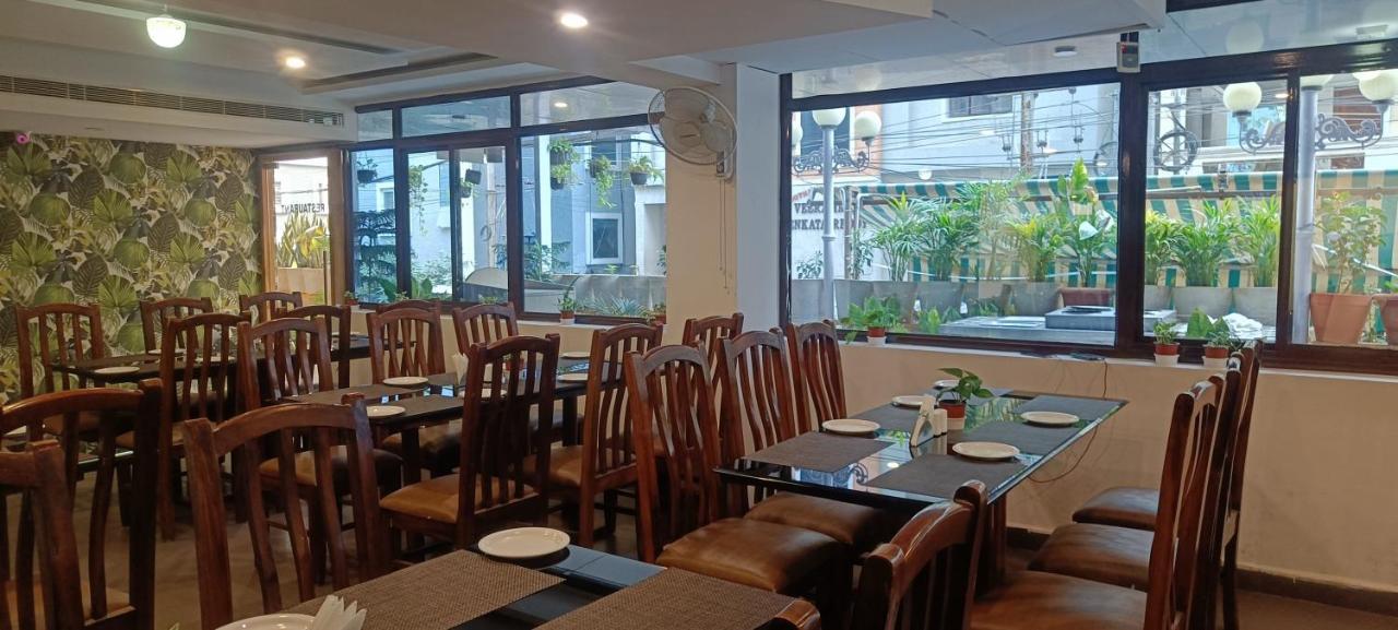Hotel Raintr33 Χιντεραμπάντ Εξωτερικό φωτογραφία